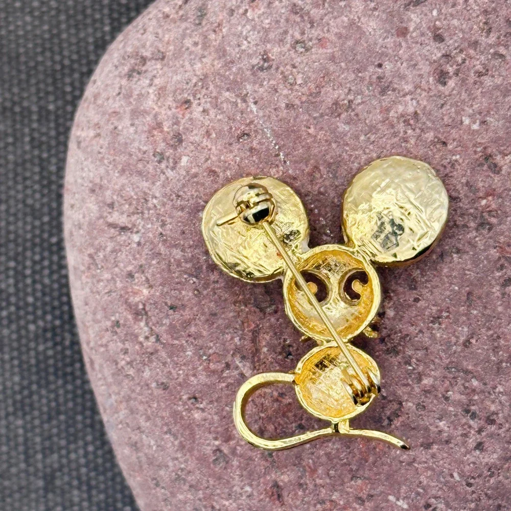 Vintage Gold Tone Mouse Brooch Curled Tail 1.25